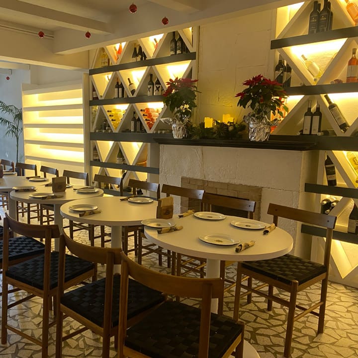 vinos-1-1-min Desayuno en Centenario 107