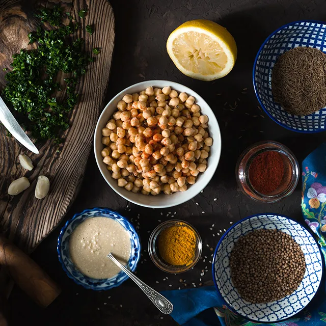Origin and ingredients of hummus